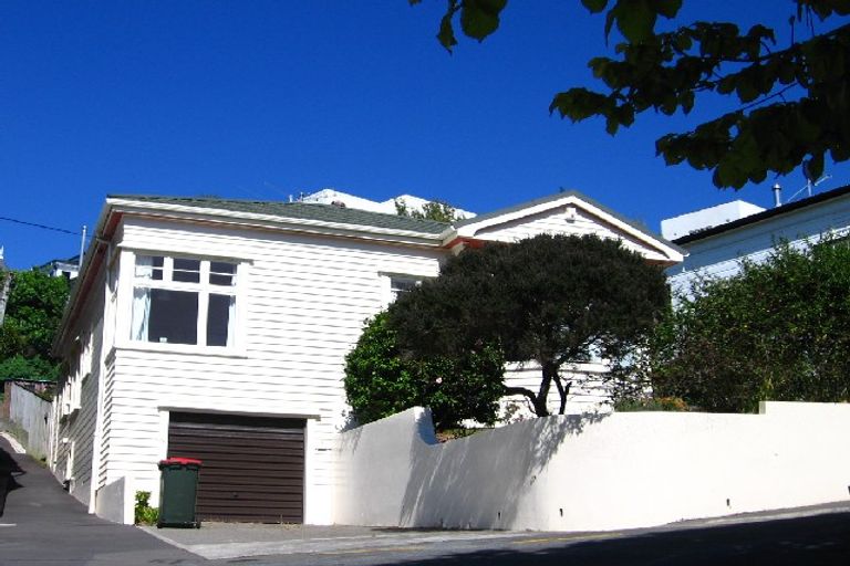 Photo of property in 3 Wesley Road, Kelburn, Wellington, 6012