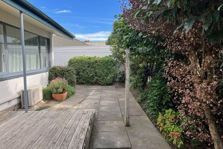 Photo of property in 2/151 Ilam Road, Ilam, Christchurch, 8041