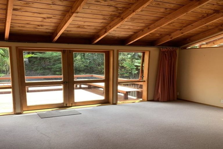 Photo of property in 44 Island Bay Road, Beach Haven, Auckland, 0626