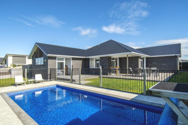 Photo of property in 34 Cassinia Close, Papamoa Beach, Papamoa, 3118