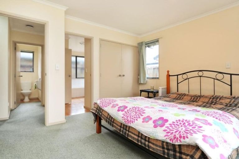 Photo of property in 12 Farnham Close, Rototuna North, Hamilton, 3210