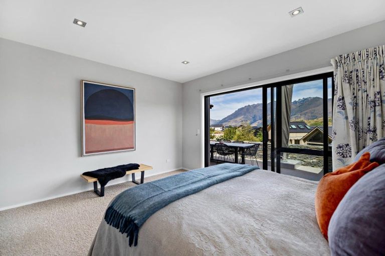 Photo of property in 4 Kinross Lane, Jacks Point, Queenstown, 9371