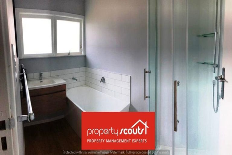 Photo of property in 1/8 Reid Road, New Lynn, Auckland, 0600