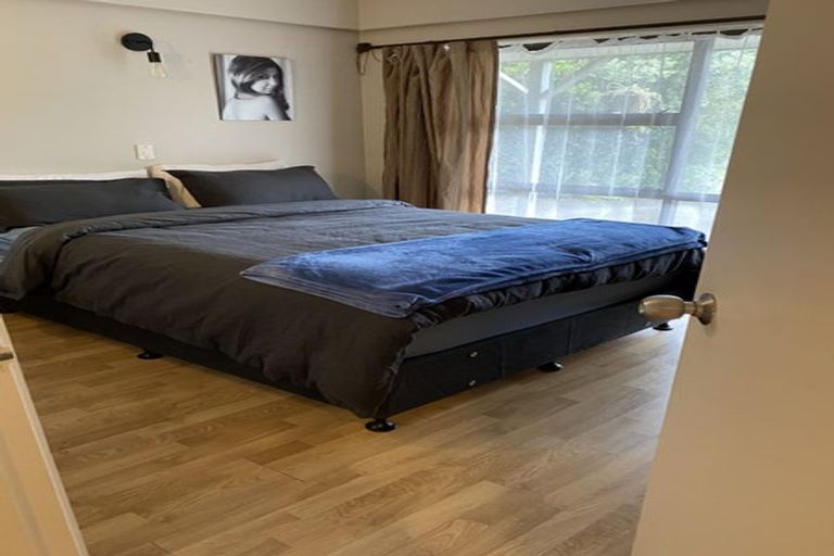 Photo of property in 5 Yarra Place, Botany Downs, Auckland, 2010