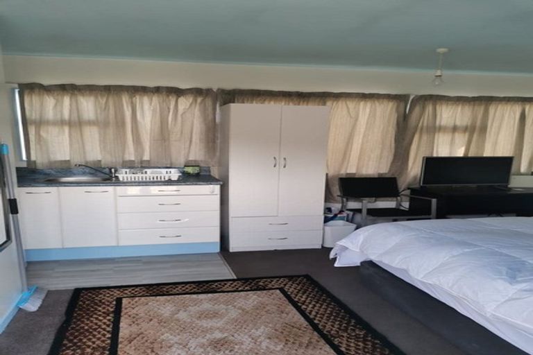 Photo of property in 536 Broadway, Strathmore Park, Wellington, 6022