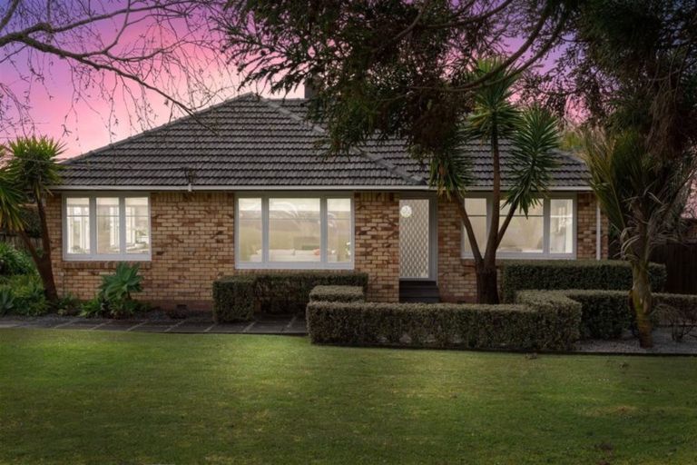 Photo of property in 18 Ayrton Street, Te Atatu South, Auckland, 0610