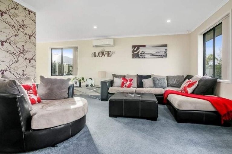 Photo of property in 4 Four Oaks Place, Pukekohe, 2120