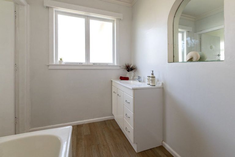 Photo of property in 20 Hannan Street, Levin, 5510