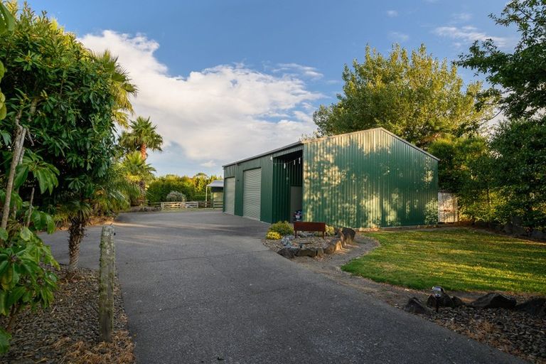 Photo of property in 136 Oraha Road, Kumeu, 0892