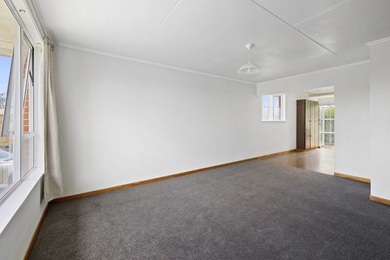 Photo of property in 2/290 Carrington Street, Vogeltown, New Plymouth, 4310