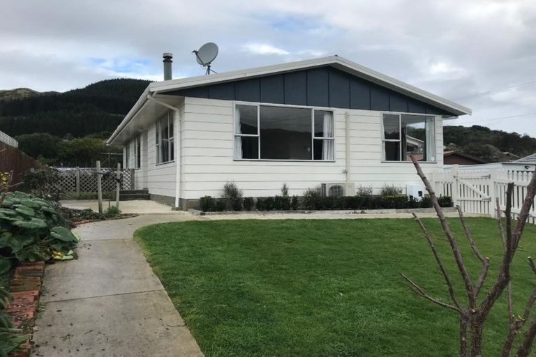 Photo of property in 30a Coates Street, Tawa, Wellington, 5028