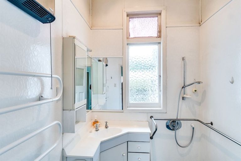 Photo of property in 67 Taradale Road, Onekawa, Napier, 4110