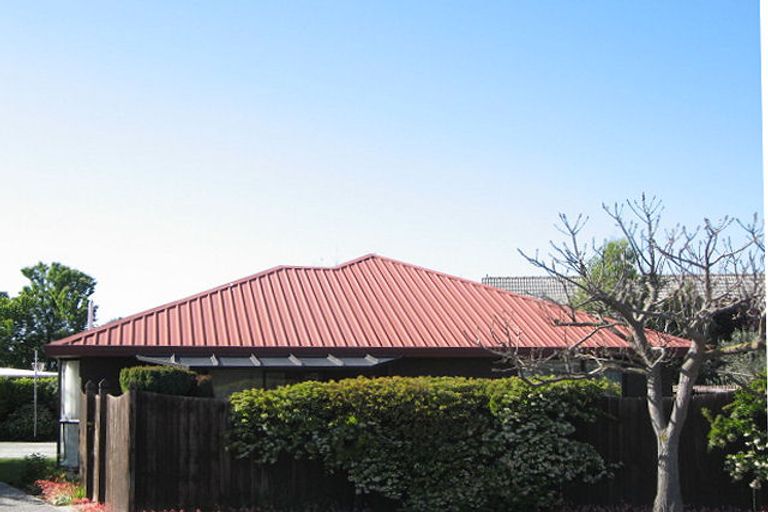 Photo of property in 2/20 Creese Place, Redwood, Christchurch, 8051