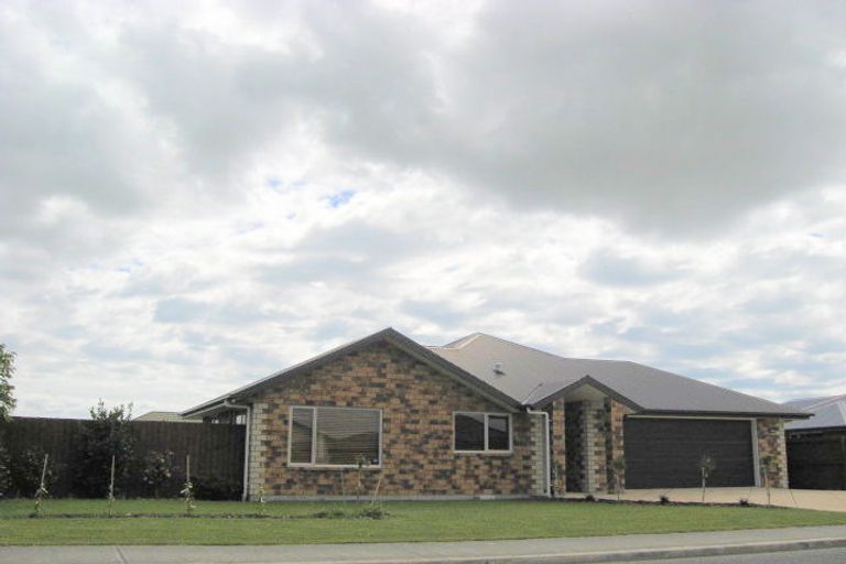 Photo of property in 18 Welsford Street, Woodend, 7610