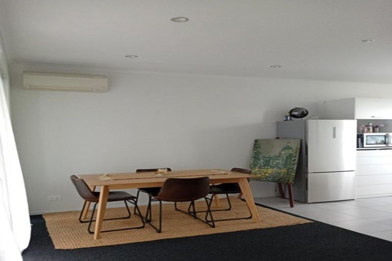 Photo of property in 18 Frank Gill Road, Hobsonville, Auckland, 0616