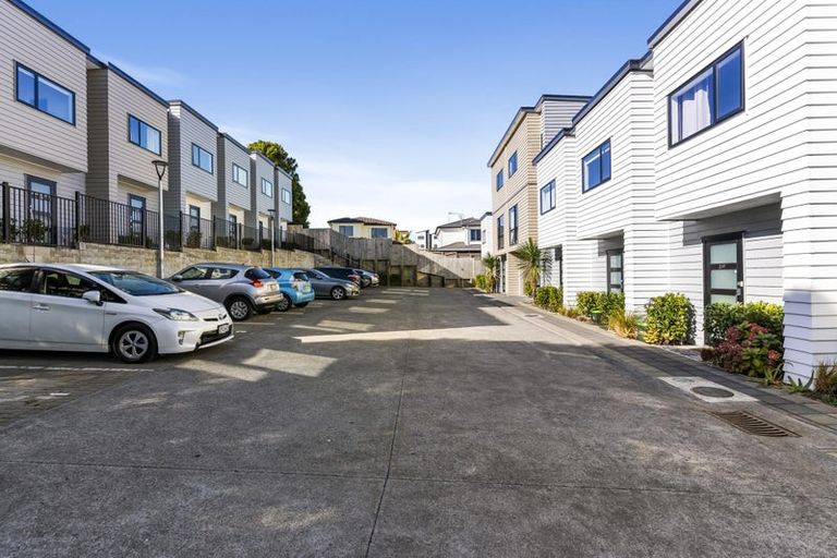 Photo of property in 6/7 South Pacific Place, Henderson, Auckland, 0612