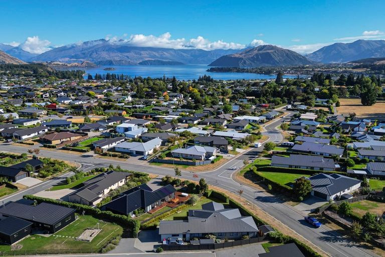 Photo of property in 5 Nancy Lane, Wanaka, 9305