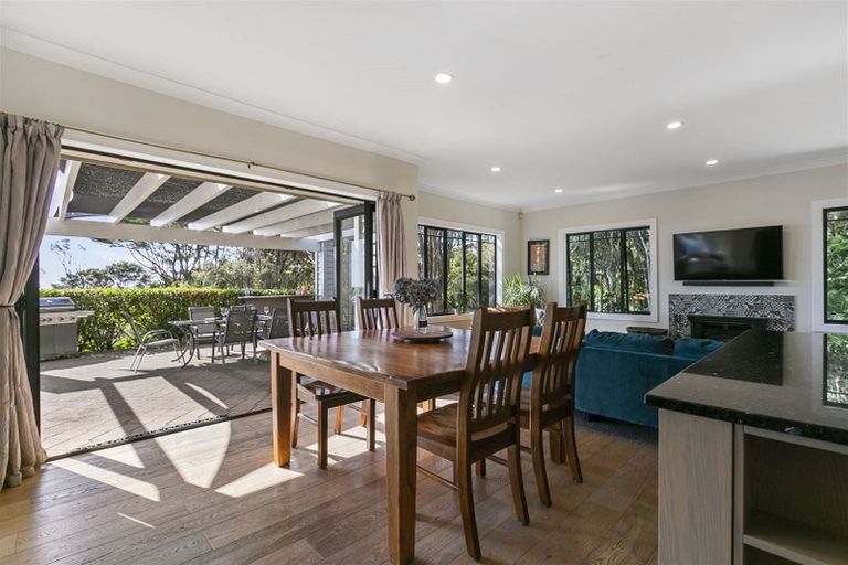 Photo of property in 251 Kaipara Road, Papakura, 2582