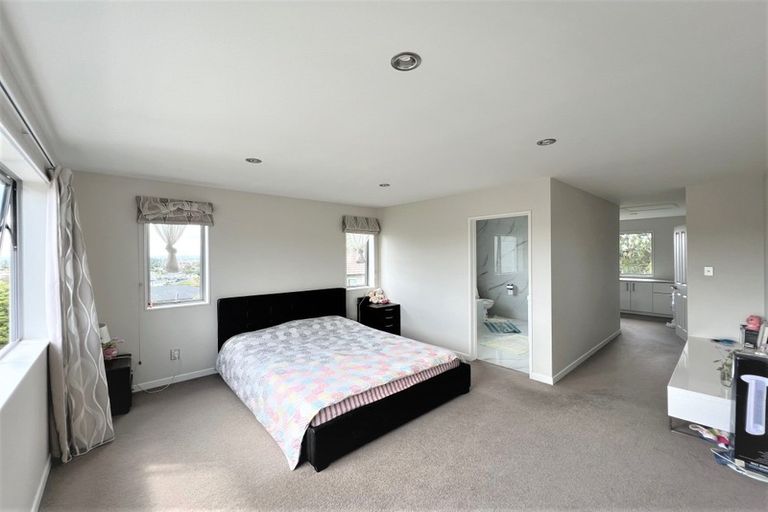 Photo of property in 27 Mantra Road, Massey, Auckland, 0614