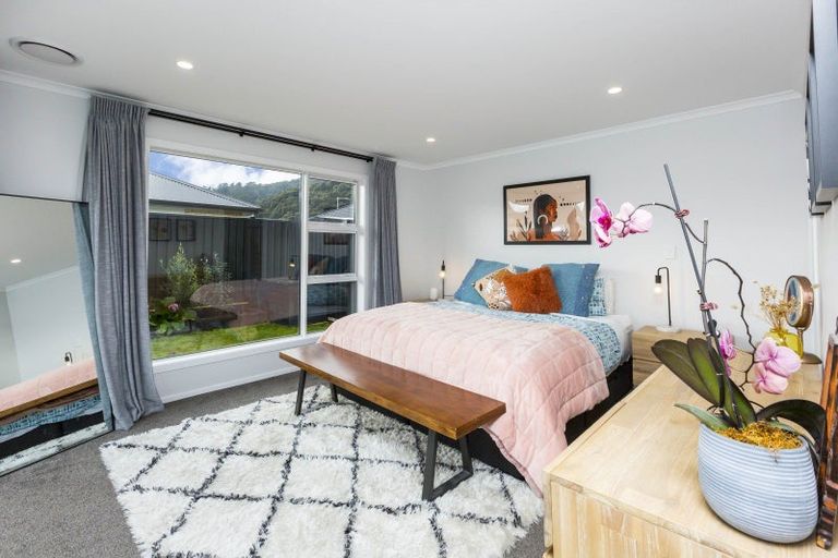 Photo of property in 99 Mawai Hakona Drive, Wallaceville, Upper Hutt, 5018