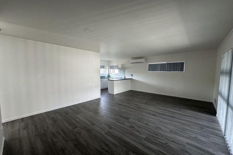 Photo of property in 8 Dennis Road, Papatoetoe, Auckland, 2025