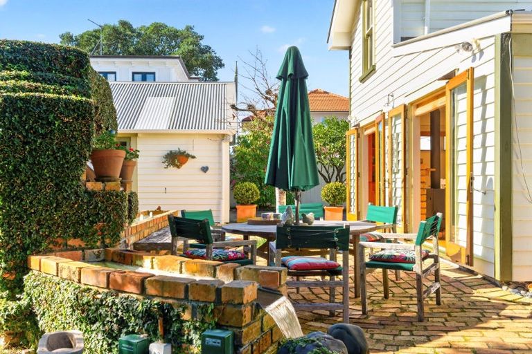 Photo of property in 5 Matai Road, Devonport, Auckland, 0624