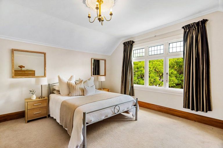 Photo of property in 28 Fitzroy Road, Bluff Hill, Napier, 4110