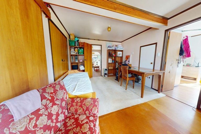 Photo of property in 33 Hauraki Road, Leigh, 0985