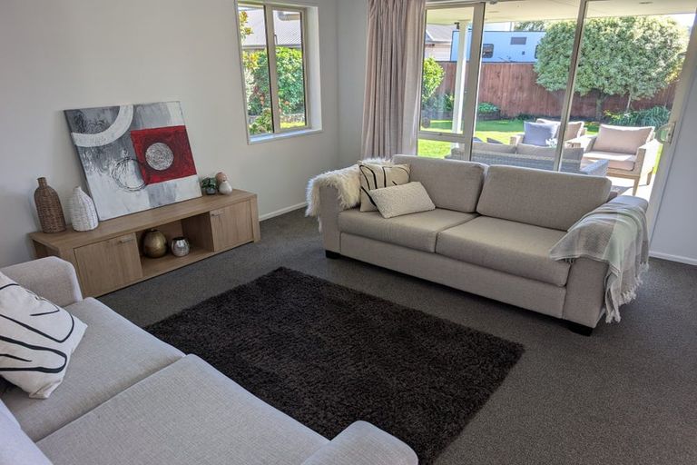 Photo of property in 7 Belgrove Place, Parklands, Christchurch, 8083