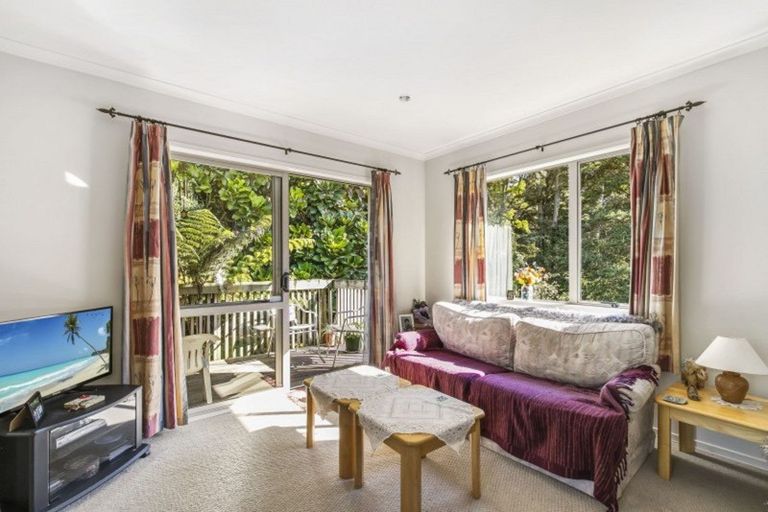 Photo of property in 6 Nita Place, The Gardens, Auckland, 2105