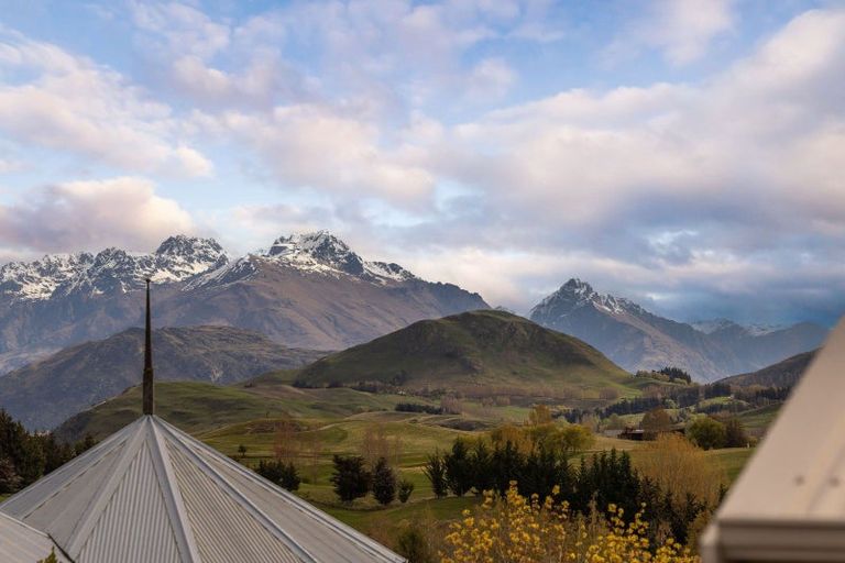 Photo of property in 19 Bracken Street, Arrowtown, 9302