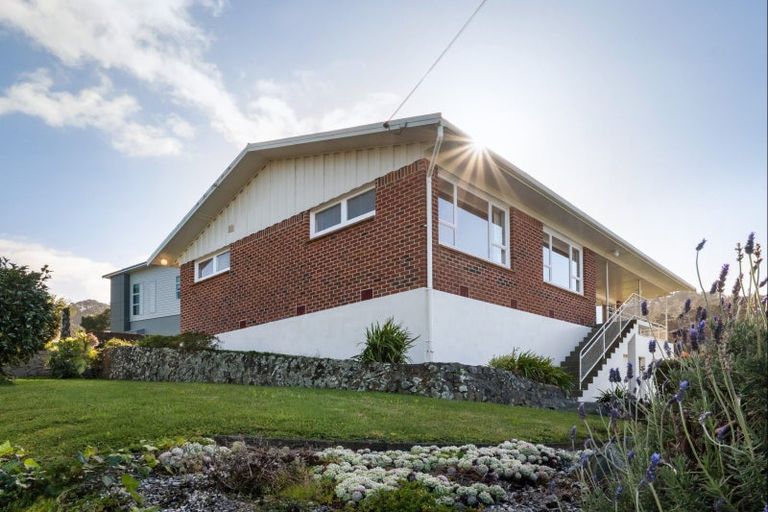Photo of property in 28 Fyfe Road, Waihi Beach, 3611