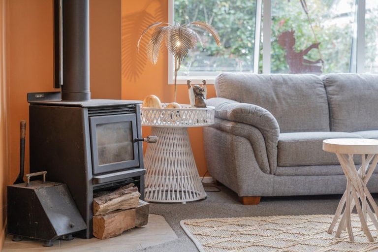 Photo of property in 56 Hahei Beach Road, Hahei, Whitianga, 3591