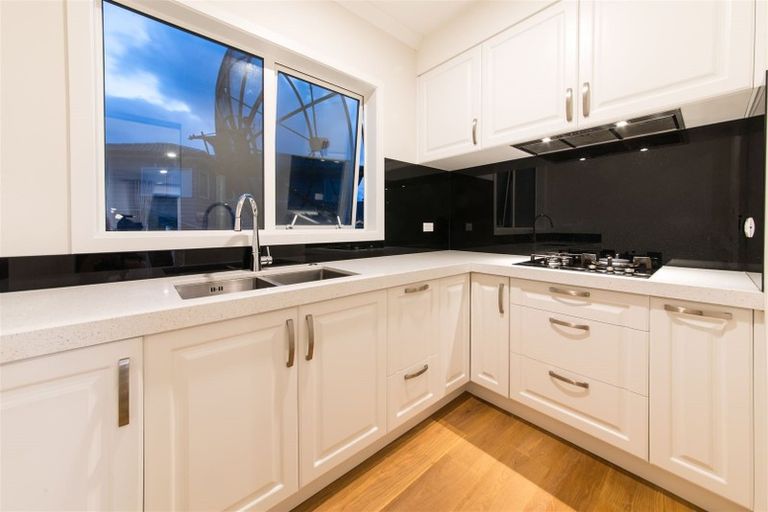 Photo of property in 20 Spyglass Street, Red Beach, 0932