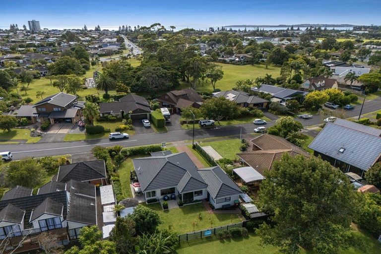 Photo of property in 75 Maygrove Drive, Orewa, 0931