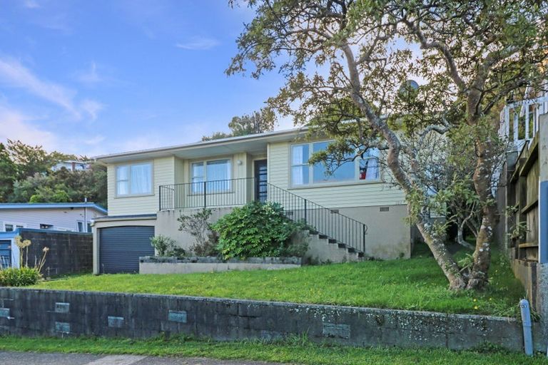 Photo of property in 231 Dowse Drive, Maungaraki, Lower Hutt, 5010