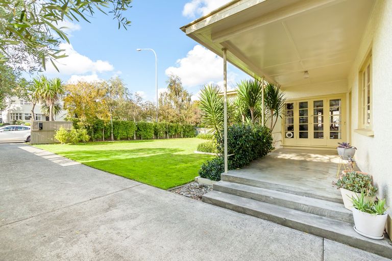 Photo of property in 72 Heretaunga Street, Palmerston North, 4414