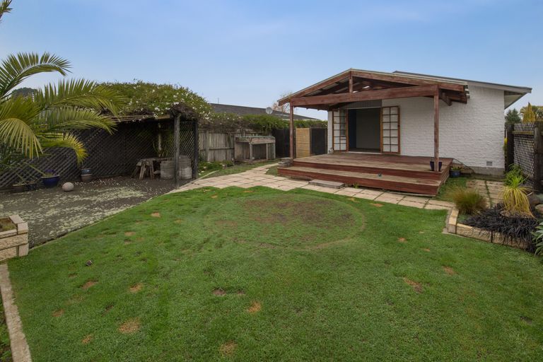 Photo of property in 27 Bayswater Crescent, Bromley, Christchurch, 8062