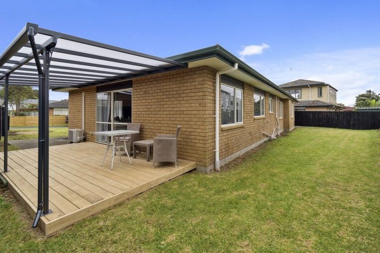 Photo of property in 15 Hocken Place, Mangere Bridge, Auckland, 2022