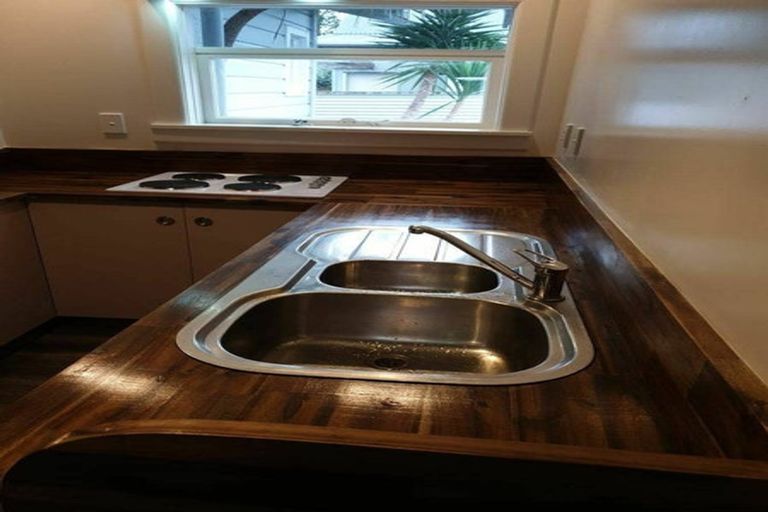 Photo of property in 25 Pukeko Place, Westshore, Napier, 4110