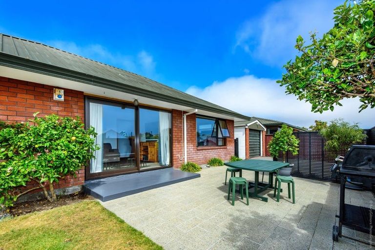 Photo of property in 85 Pacific Road, North New Brighton, Christchurch, 8083