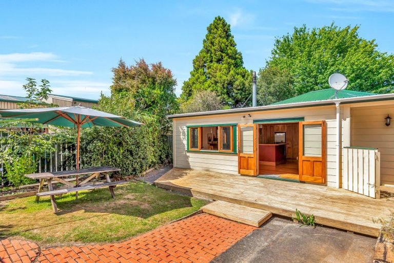 Photo of property in 4 Muhunoa West Road, Ohau, Levin, 5570