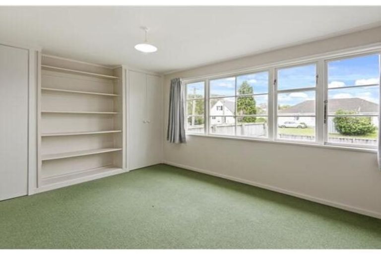Photo of property in 6 Renfrew Street, Upper Riccarton, Christchurch, 8041