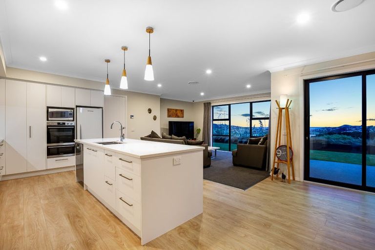 Photo of property in 3 Kaiaho Close, Aotea, Porirua, 5024