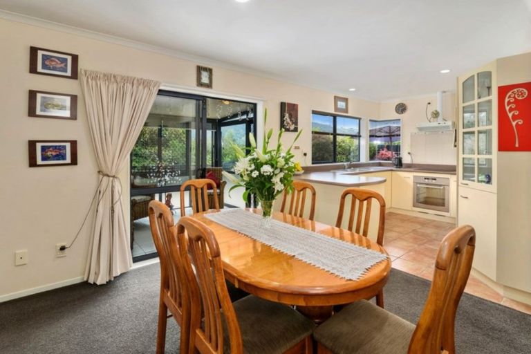 Photo of property in 35 Hoyte Place, Pukehangi, Rotorua, 3015