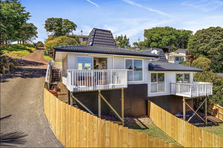 Photo of property in 147a Browns Bay Road, Browns Bay, Auckland, 0630