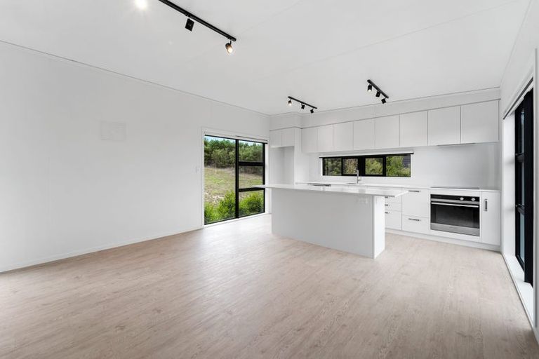 Photo of property in 1117b Whangaparaoa Road, Tindalls Beach, Whangaparaoa, 0930