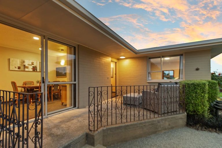 Photo of property in 123 Queenspark Drive, Parklands, Christchurch, 8083