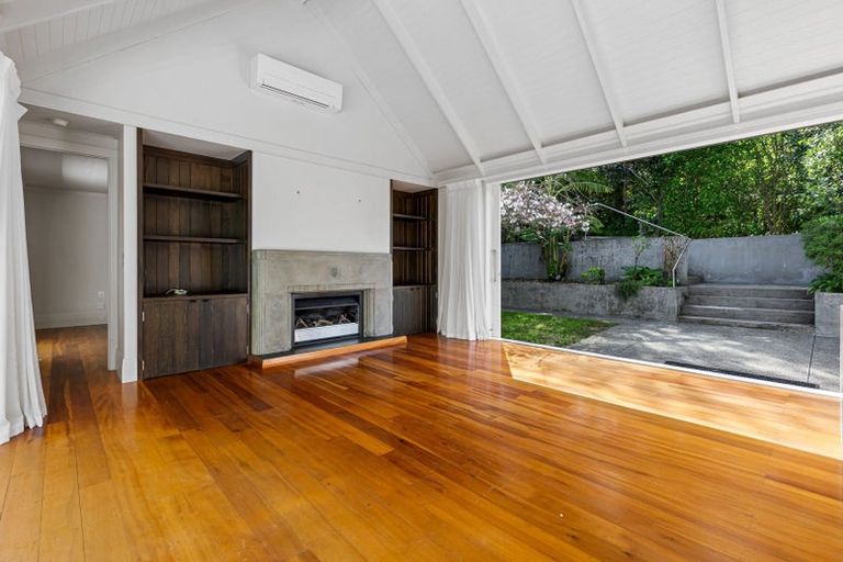 Photo of property in 5 Ringwood Street, Torbay, Auckland, 0630
