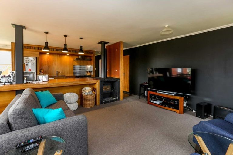 Photo of property in 25 Manu Crescent, Upper Vogeltown, New Plymouth, 4310